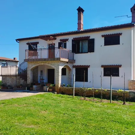 Apartment Giardin ***