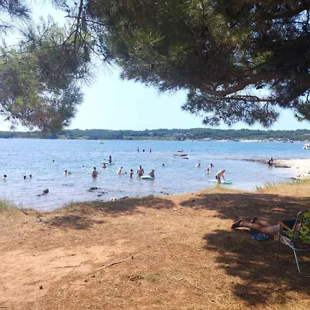 Giardin *** Apartamento Ližnjan