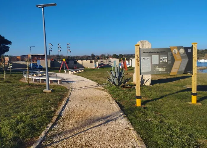 Giardin *** * Ližnjan